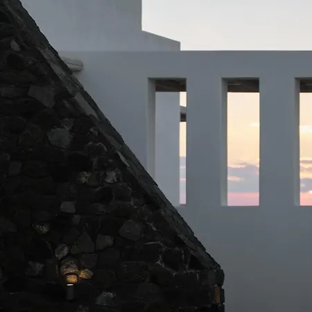 La Ponta & Hotel Akrotiri (Santorini)